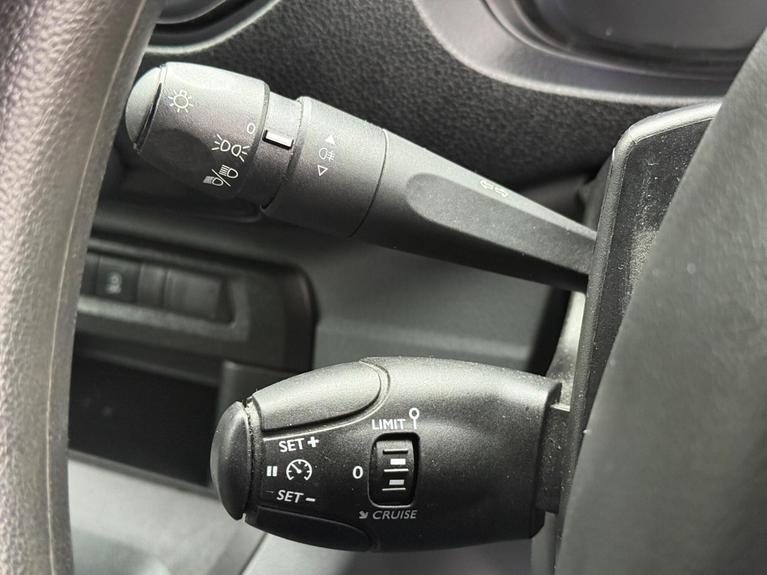 Used Vauxhall Vivaro LB70LKC 12