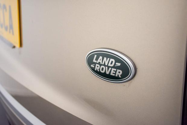 Land Rover RANGE ROVER Photo at-92b8922568b4443eacf572d45dce2478.jpg