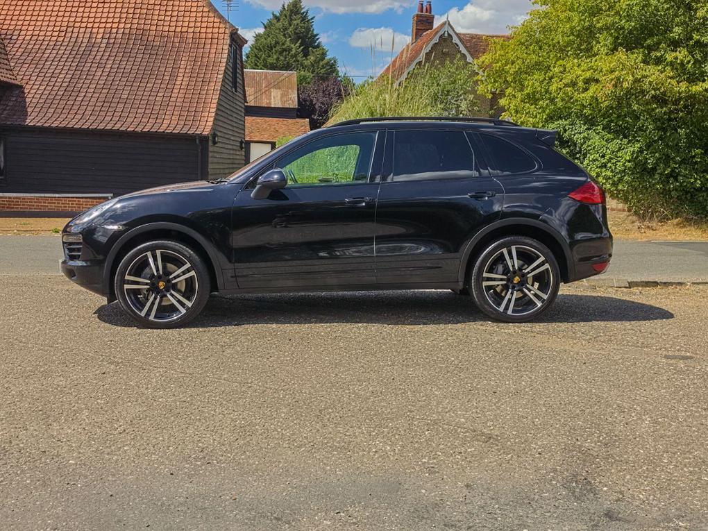 Used Porsche Cayenne LH62AAE 2
