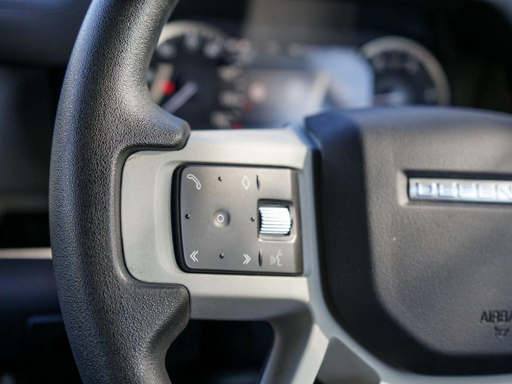 Used Land Rover Defender 90 AV23YSC 32