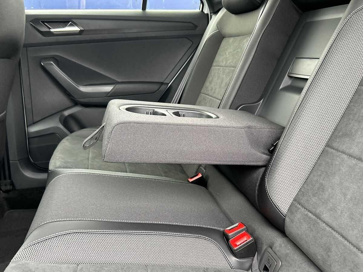 Volkswagen T-Roc Photo at-9317710cb11f44b7945ff790755d25fb.jpg