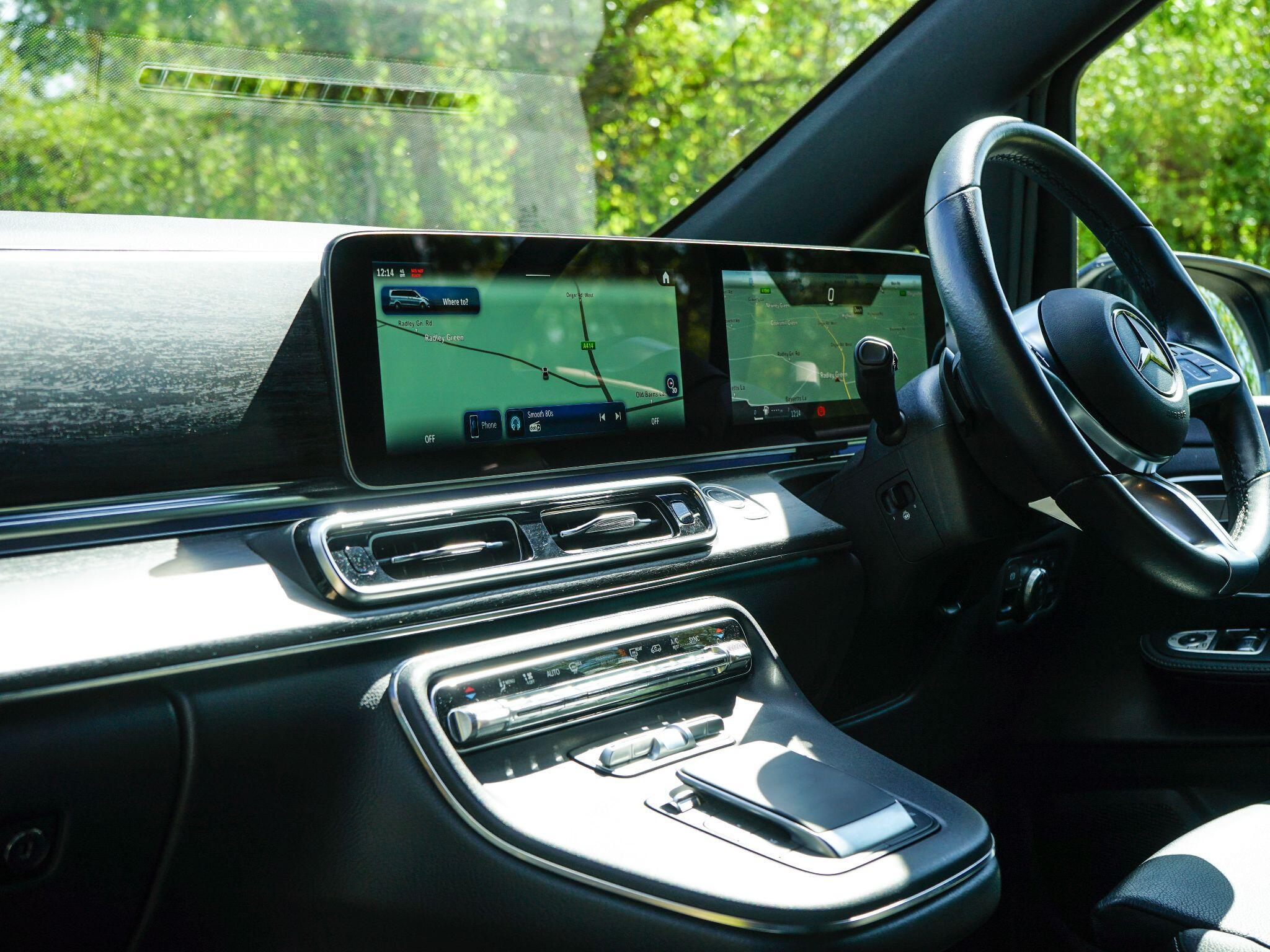 Mercedes-Benz V Class 2.0 V300d Premium G-Tronic+ Euro 6 (s/s) 5dr (8 Seat Extra Long) — photo 15