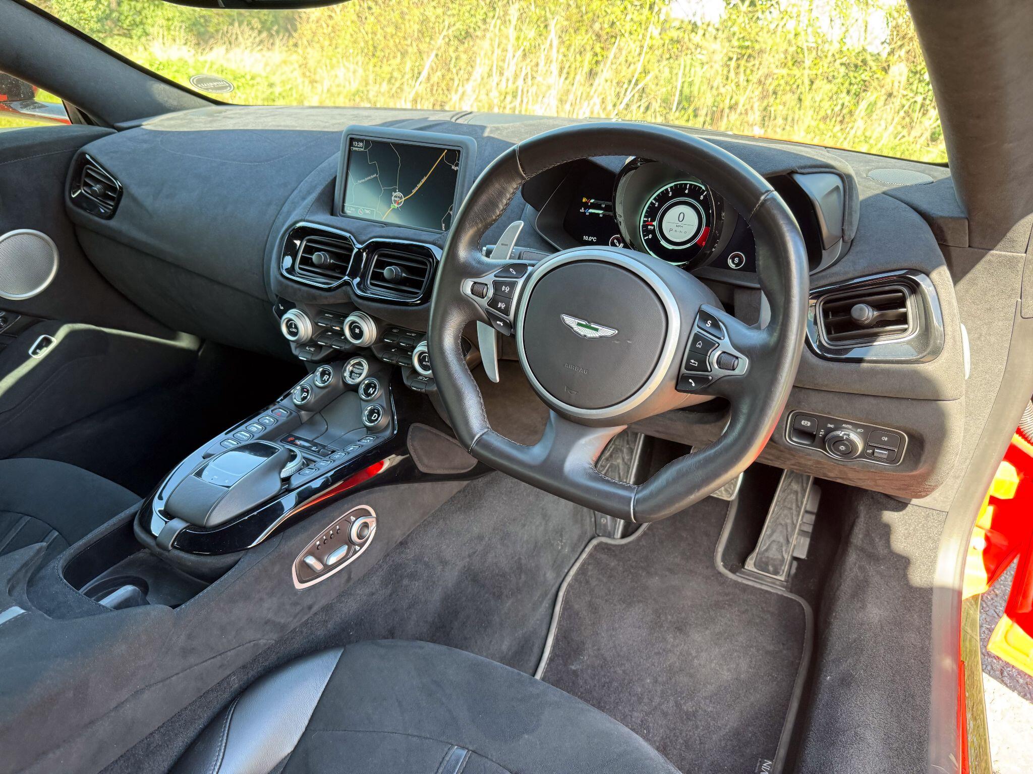 Aston Martin Vantage 4.0 V8 Auto Euro 6 2dr — photo 16