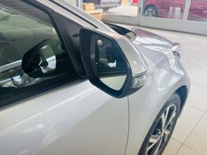 Toyota Yaris Photo 8