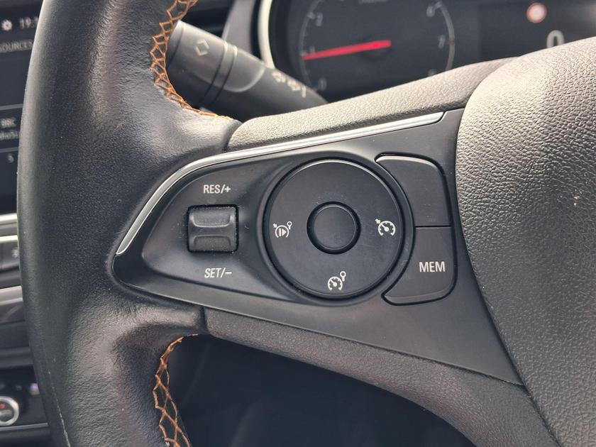 Vauxhall Crossland X Photo at-936722c08ee24f4cada1ca885fc42c1a.jpg