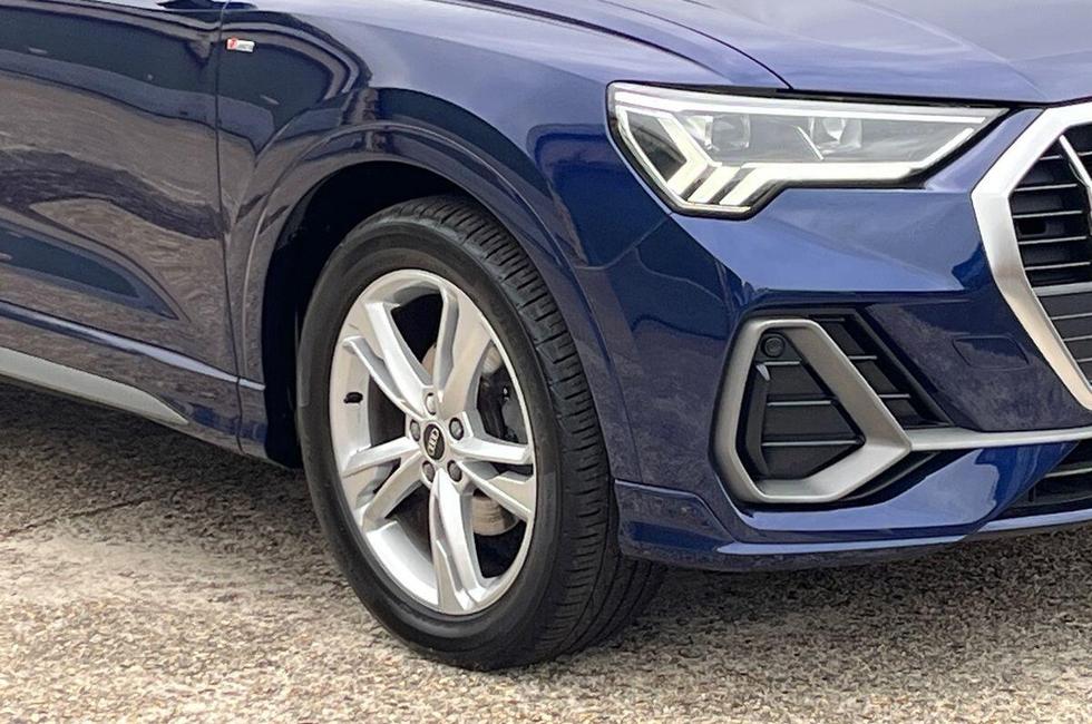 Audi Q3 Photo at-93924a1d030b46ad9c824f39b5126e64.jpg