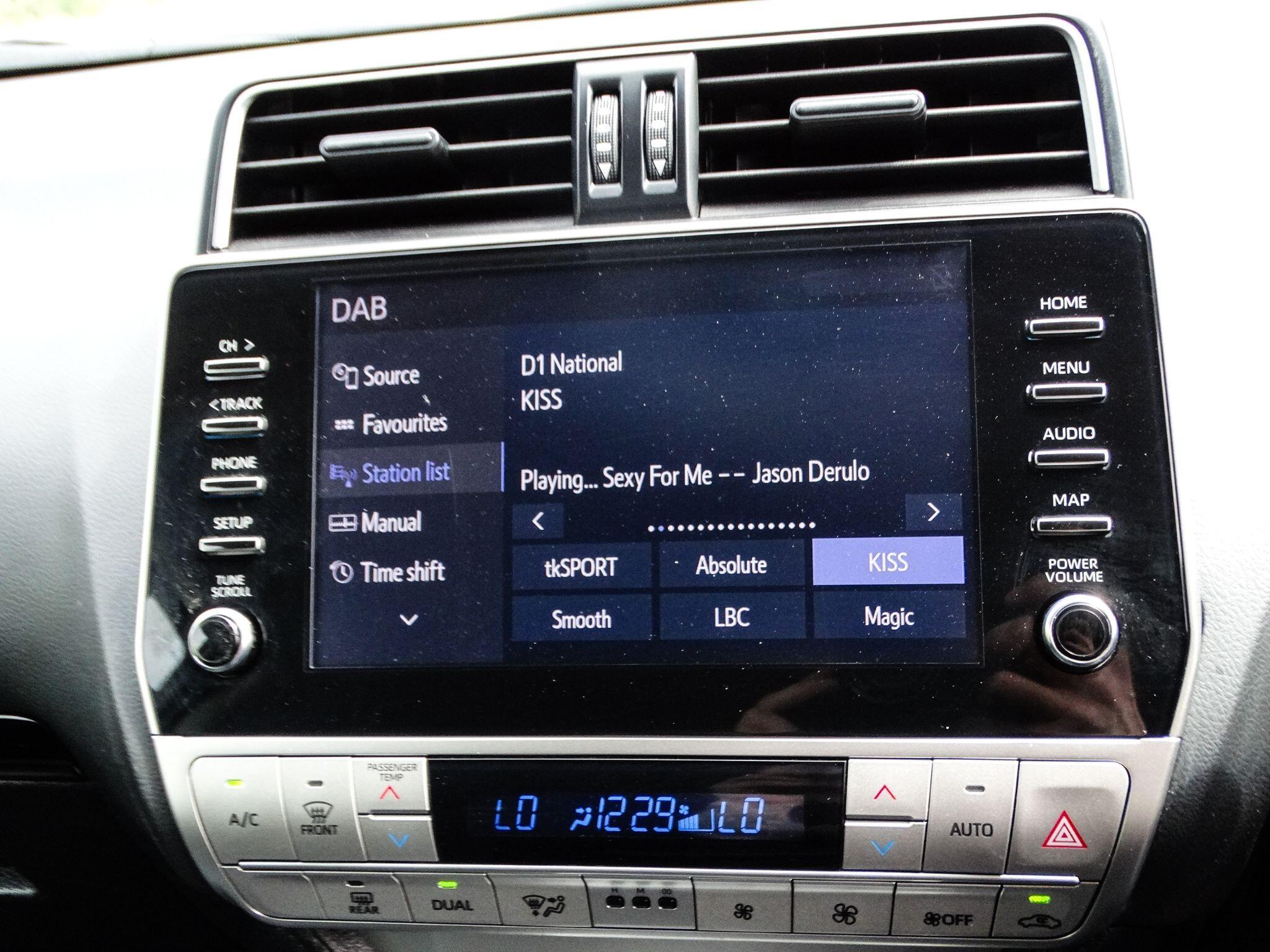 Toyota Land Cruiser 2.8D Active SUV 5dr Diesel Auto 4WD Euro 6 (s/s) (7 Seat) (204 ps) — photo 28