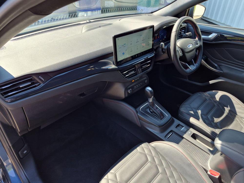Ford Focus Photo at-93b69cf88fe54b27aeca745e1fca3f29.jpg