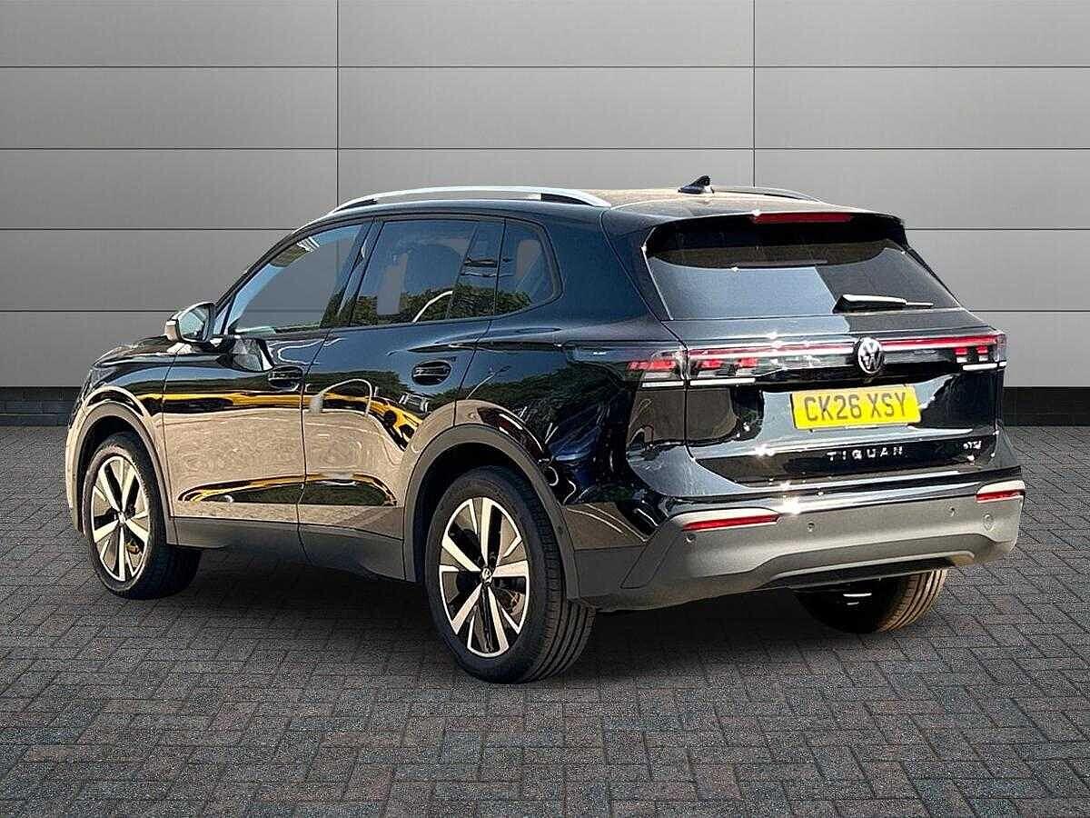Volkswagen Tiguan Photo at-9406ad7377ad4ff6a5dabbc777f24bdd.jpg