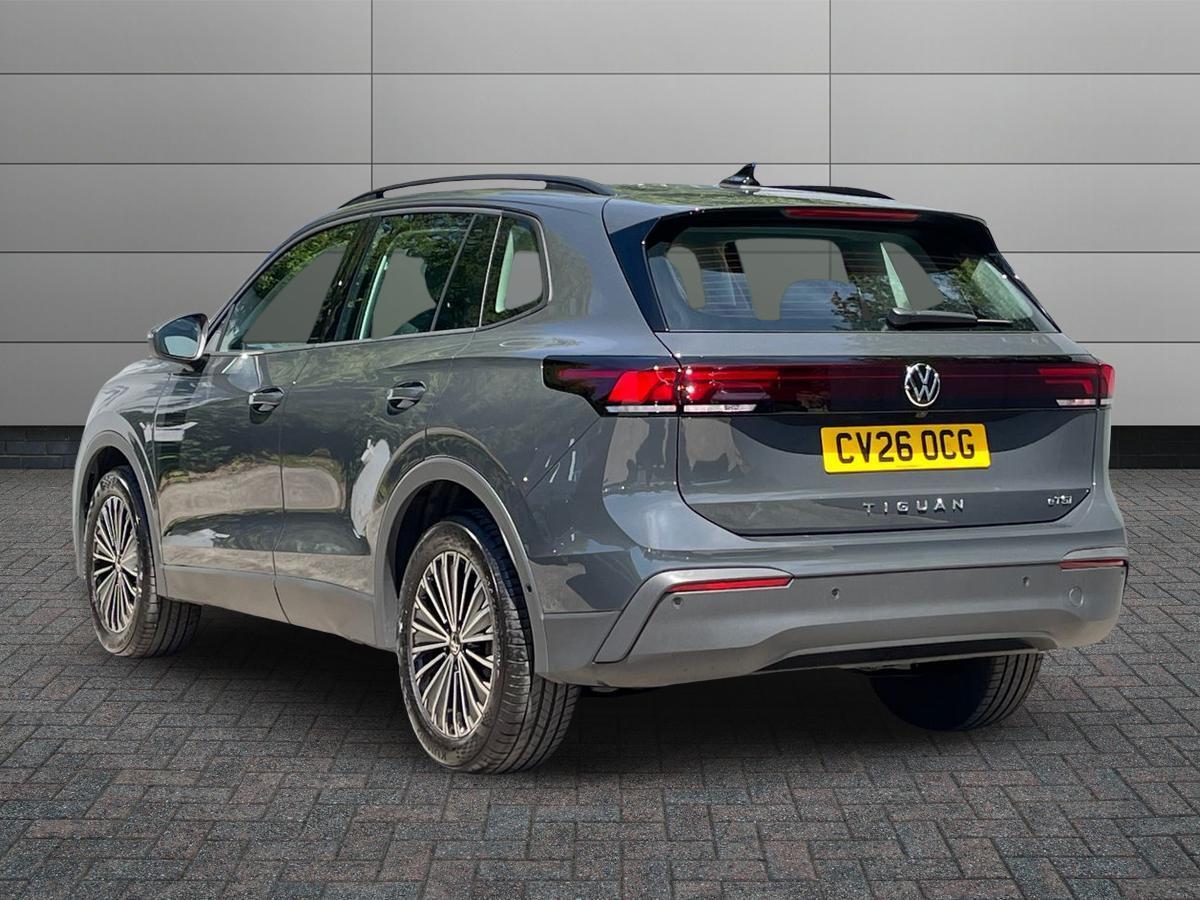 Volkswagen Tiguan Photo at-9414b4e4d77340f19f78b2dd679bd86a.jpg