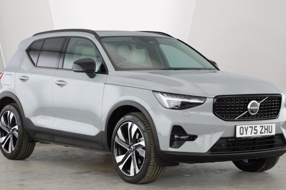 2025 Volvo XC40