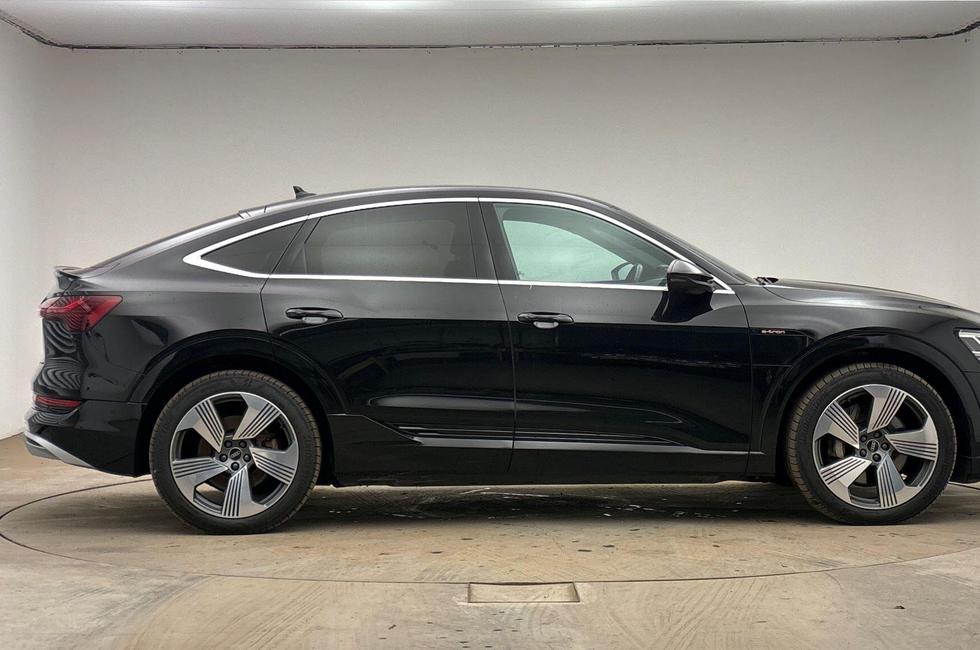 Audi e-tron Photo at-944d05ca7c0440a1ac298b7b022dca9d.jpg