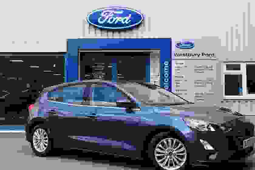 Ford Focus Photo at-946012d7d2b5442480c99fe6552cd5f0.jpg