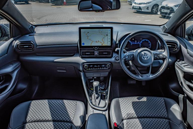 Used Toyota Yaris WU75GDE 8