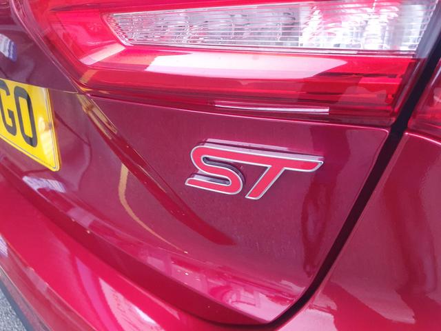Used Ford Focus EF70CGO 48