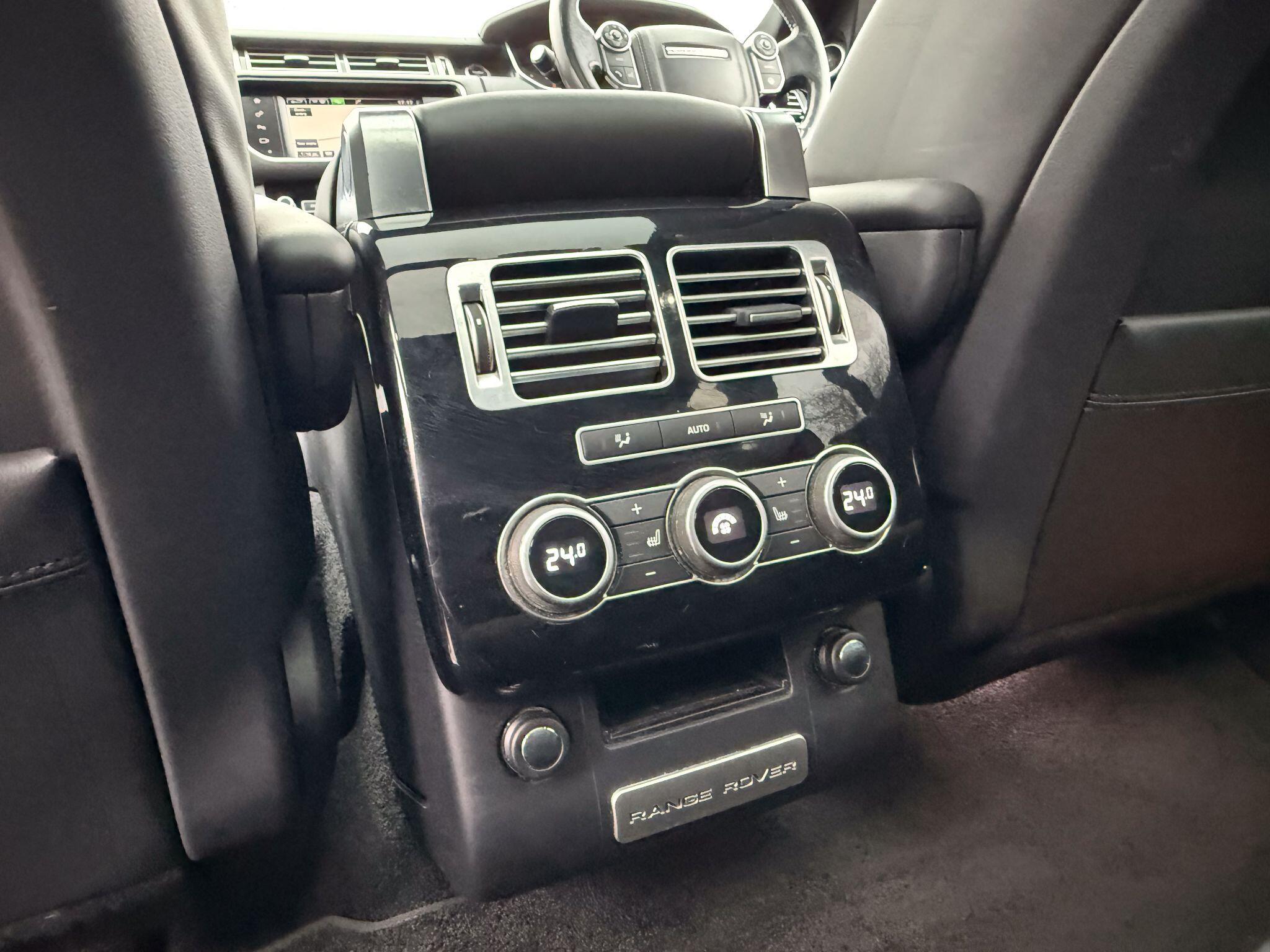 Land Rover Range Rover 3.0 TD V6 Vogue Auto 4WD Euro 6 (s/s) 5dr — photo 15