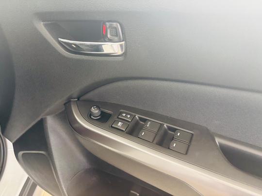 Suzuki Vitara Photo at-94de600918904724a3ef763733bd5d53.jpg