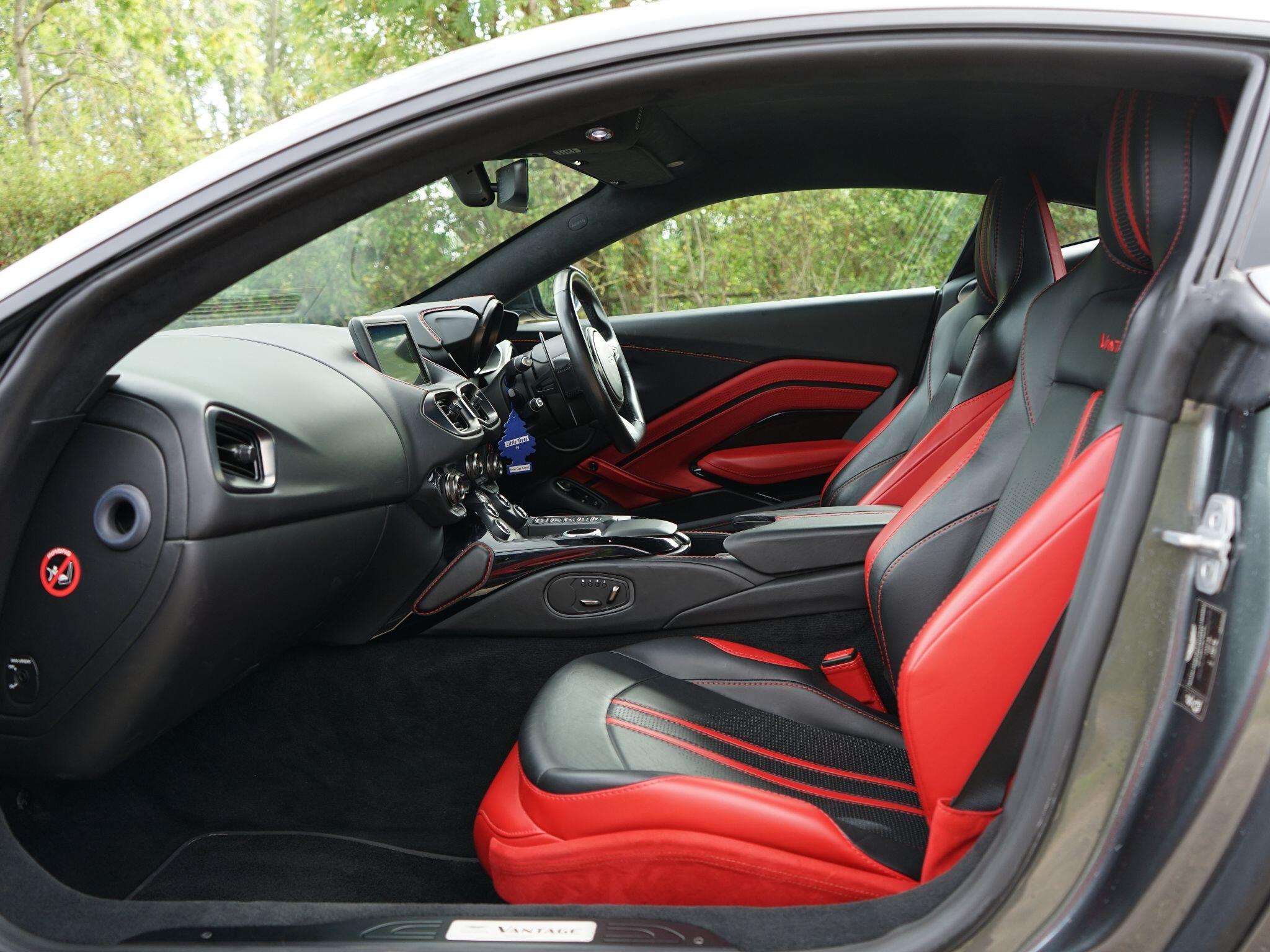 Aston Martin Vantage 4.0 V8 Auto Euro 6 2dr — photo 3