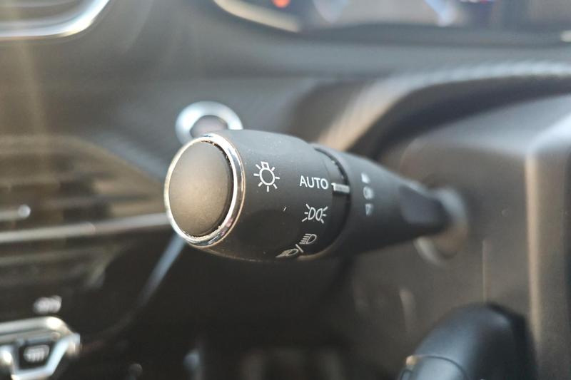 Used Peugeot 2008 SD74FRU 29