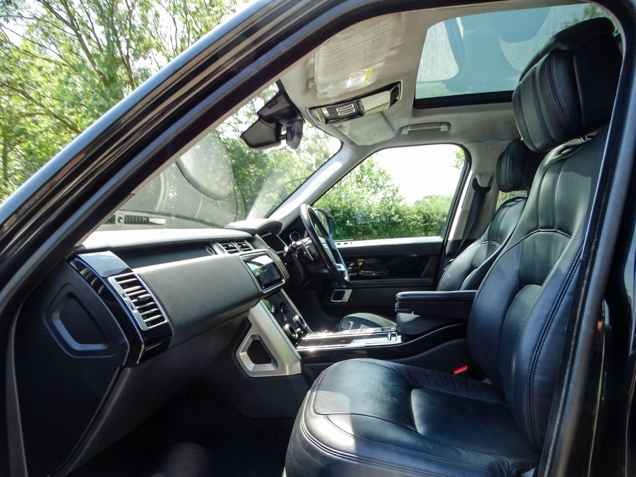 Land Rover Range Rover 4.4 SD V8 Autobiography Auto 4WD Euro 6 (s/s) 5dr — photo 3