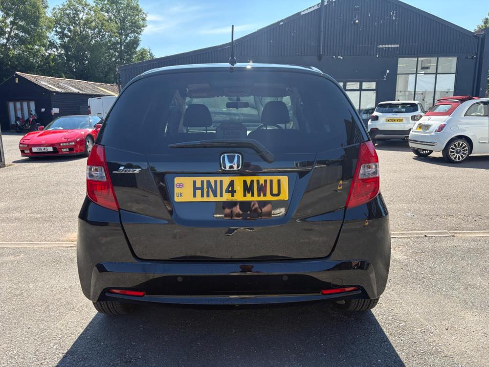 Honda Jazz Photo at-9593bb08eab046049362580eb90650e2.jpg
