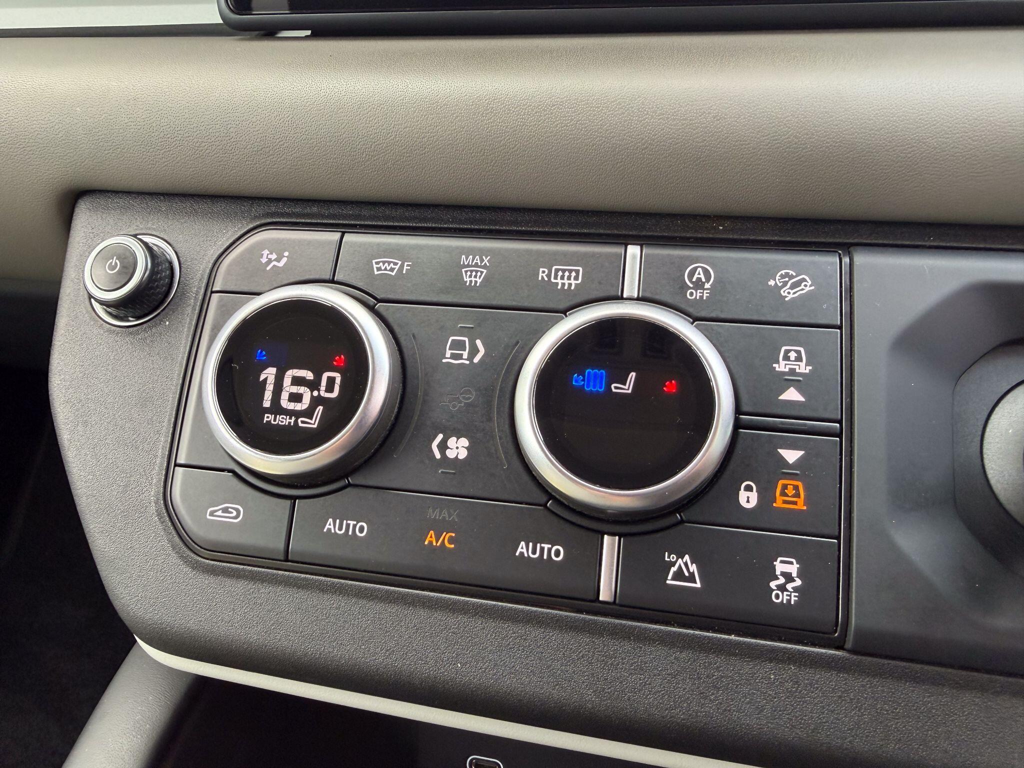 Land Rover Defender 110 2.0 SD4 HSE Auto 4WD Euro 6 (s/s) 5dr — photo 36