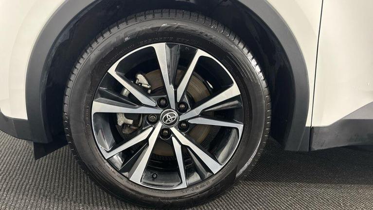 Used Toyota C-HR MA74VKW 13