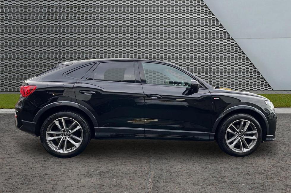 Audi Q3 Photo at-95f1f9299b644d6e9d3869ad3d1dbab3.jpg