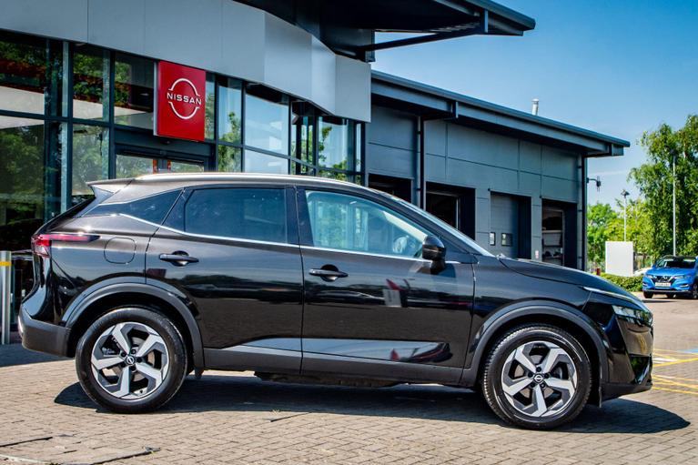 Used Nissan Qashqai DN24AOY 5
