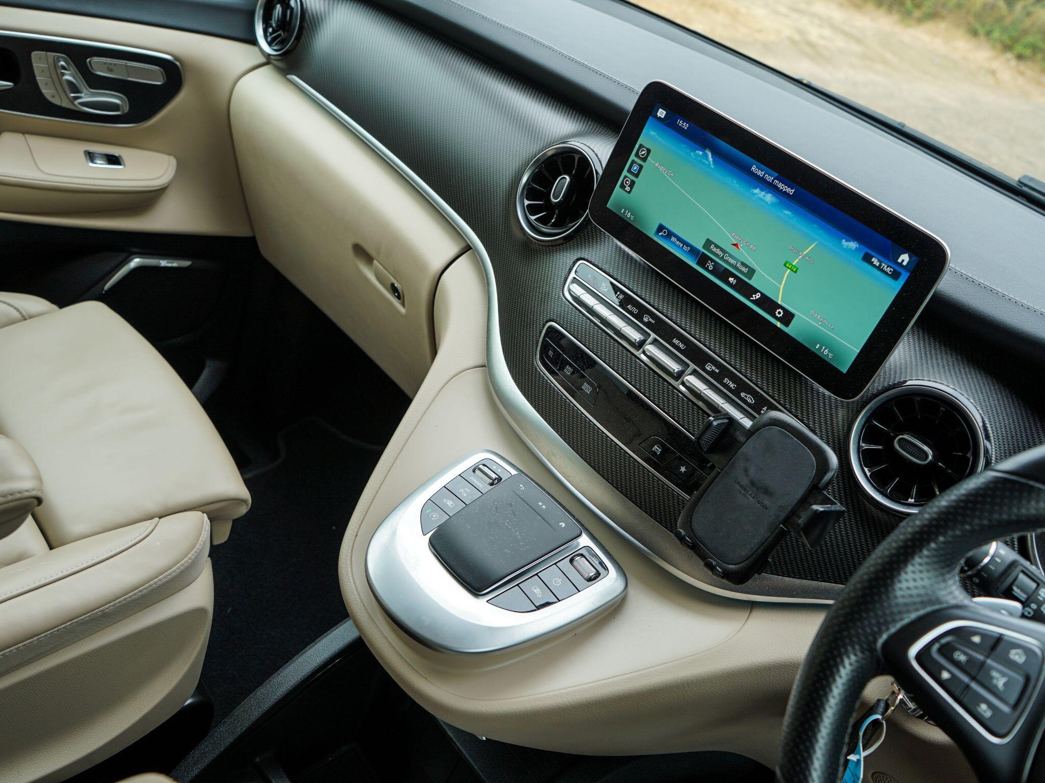 Mercedes-Benz V Class 2.0 V300d AMG Line G-Tronic+ Euro 6 (s/s) 5dr XLWB — photo 5