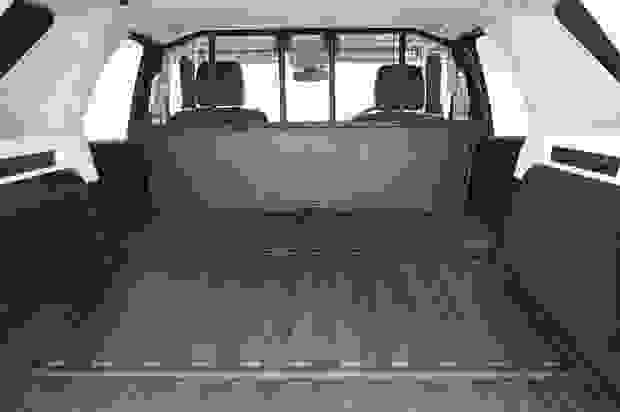 Land Rover DISCOVERY Photo at-9612d13c5e7548839ab065549df3036c.jpg
