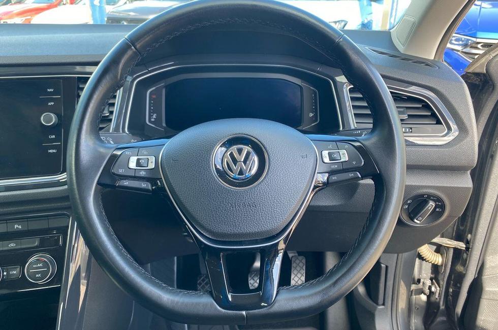 Volkswagen T-roc Photo at-96180fe064af4af08798a94b12036dc5.jpg