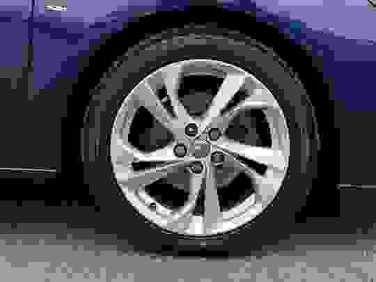 Vauxhall Astra Photo at-96342048380e49c4860c7cb71f01c888.jpg