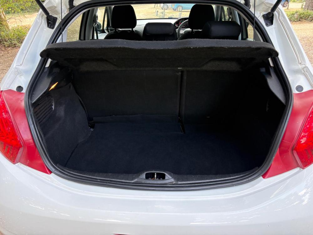 Peugeot 208 Photo at-964ee3f5732a40138667eb5ca499beb7.jpg