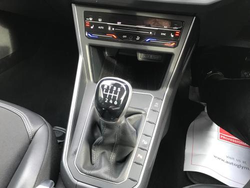 Volkswagen Taigo Photo at-965034ba3a9a480fb04288b20f8d885b.jpg