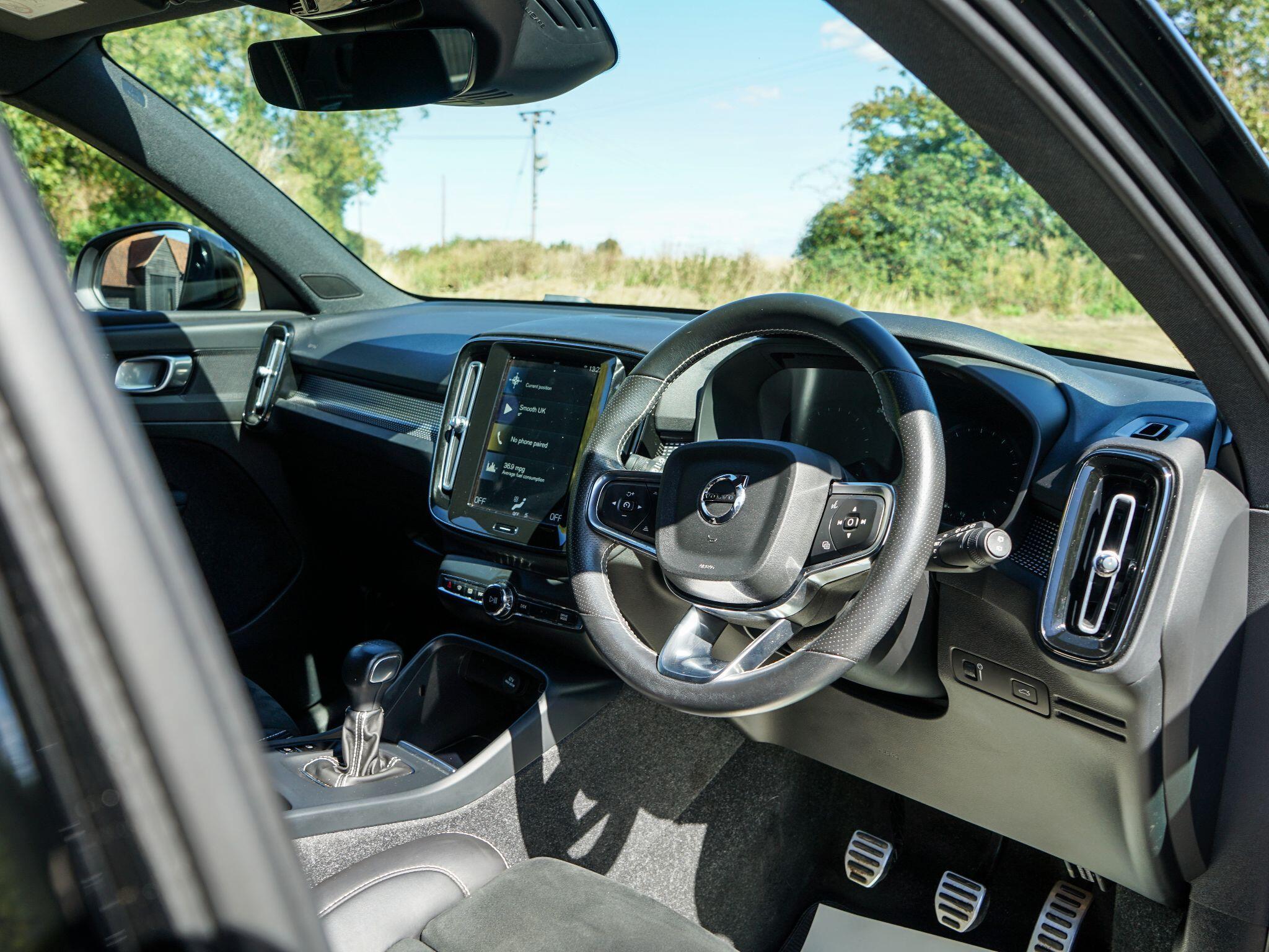 Volvo XC40 1.5 T3 R-Design Euro 6 (s/s) 5dr — photo 19