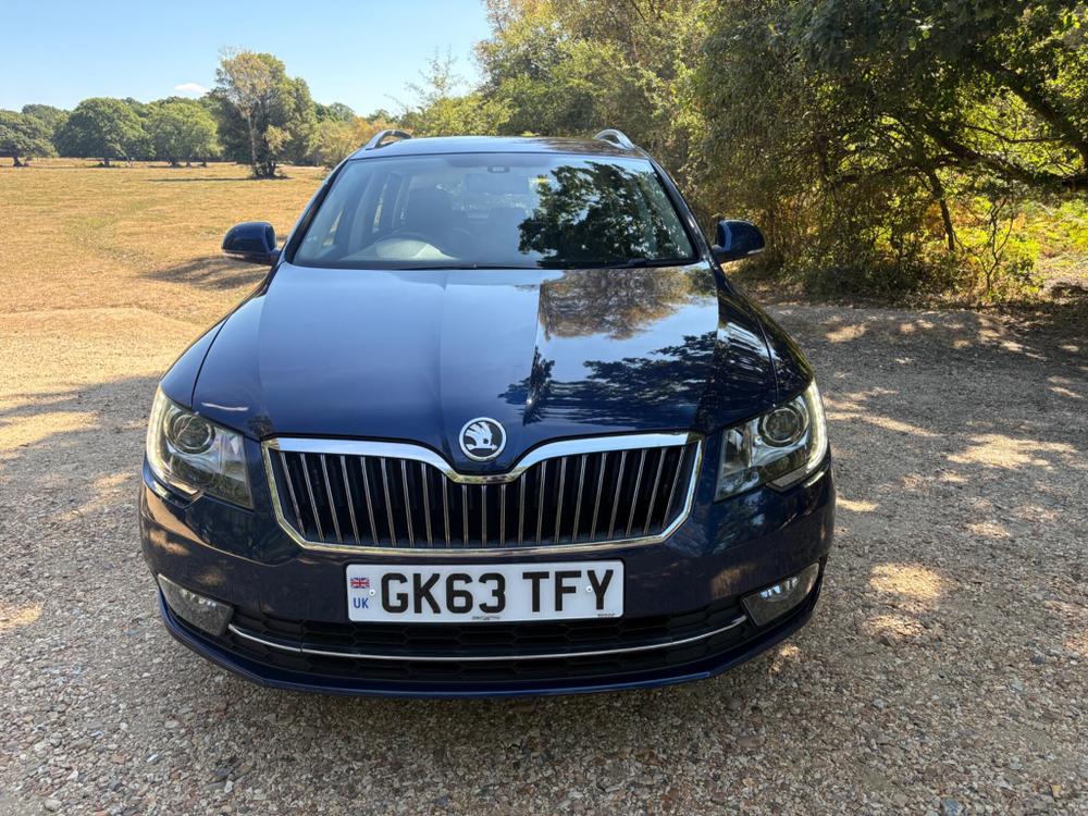 Skoda Superb Photo at-969c3d3b1ea6415fbb3bb730f2ad4866.jpg