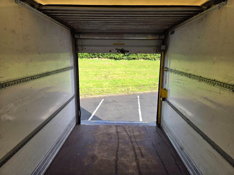 Mercedes-Benz Sprinter Photo at-96a4d4a567994fca9a21b57de286be98.jpg