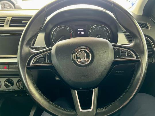 Skoda Fabia Photo at-96d32c448174496f9644480585daa77d.jpg