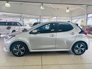Toyota Yaris Photo 3