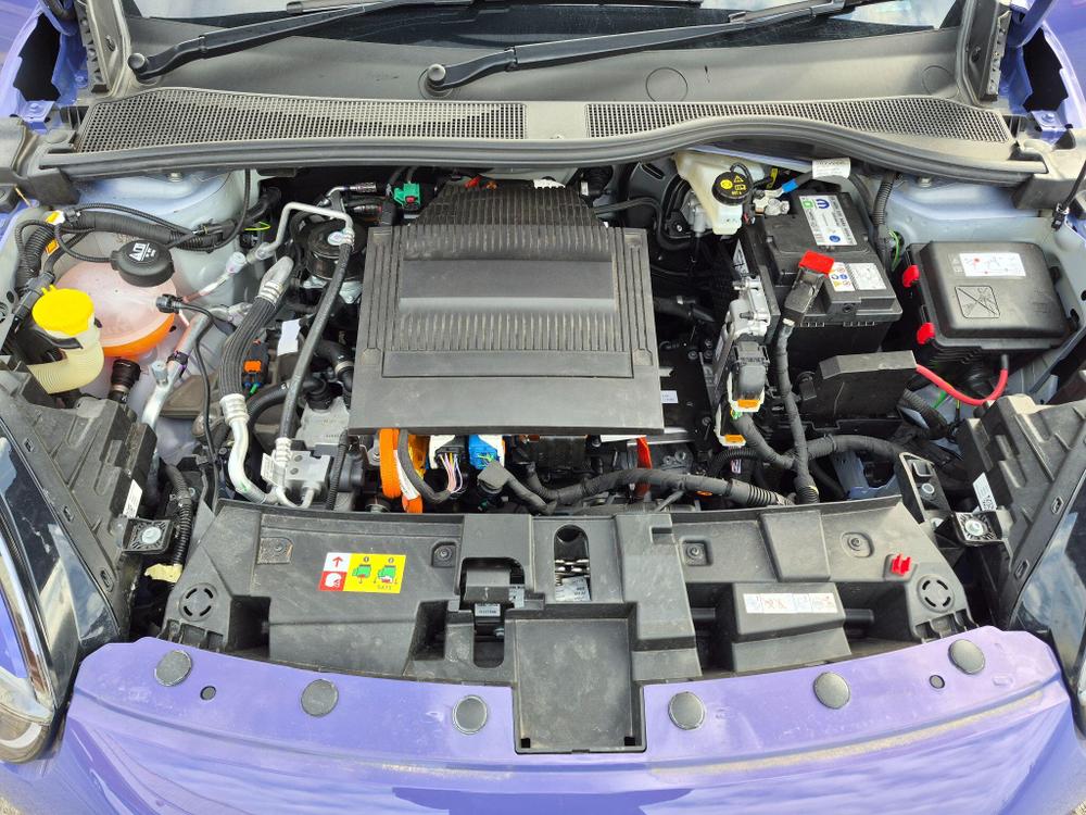 Abarth 600e Photo at-96f17dbe6c944bc2ba2cb081d6b68149.jpg