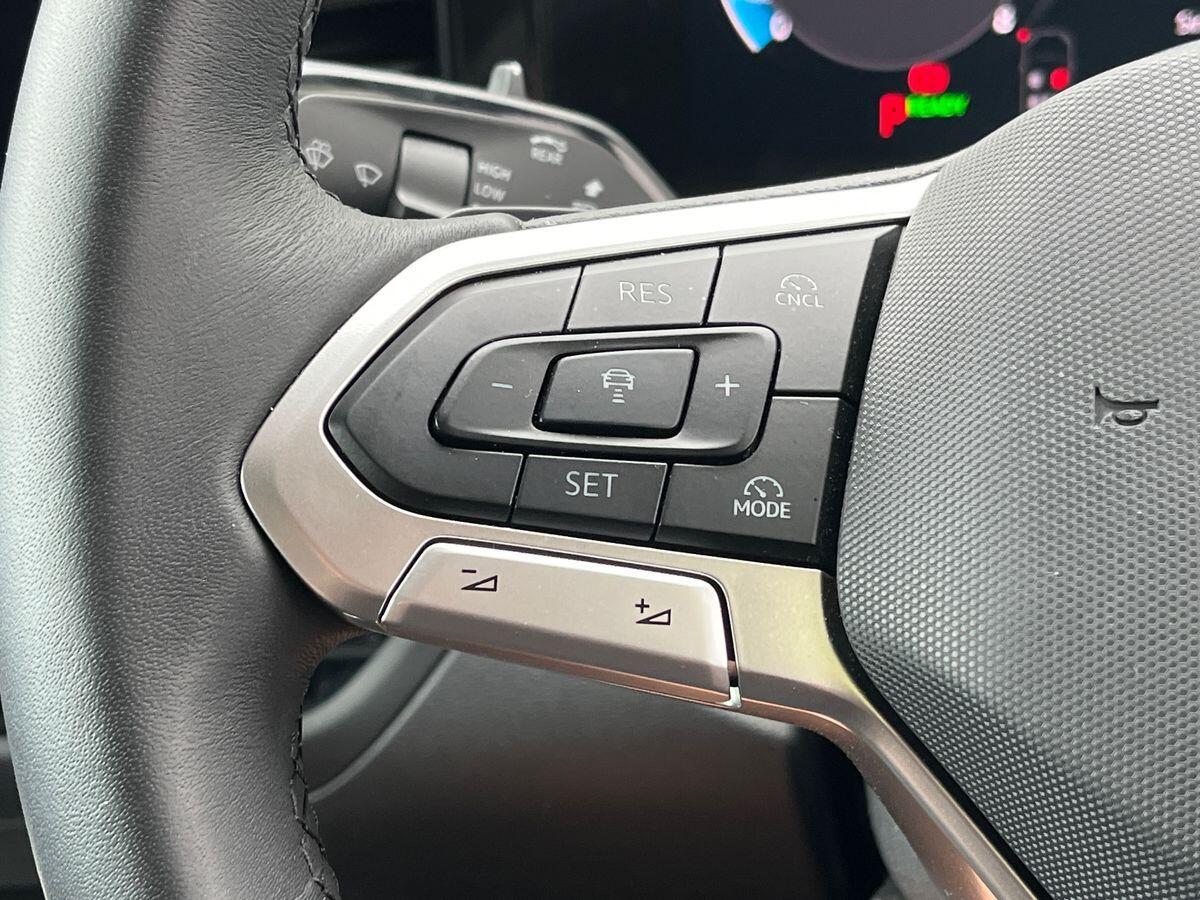 Volkswagen T-Roc Photo at-970739f76f394fbe9dabb8486a647a7a.jpg