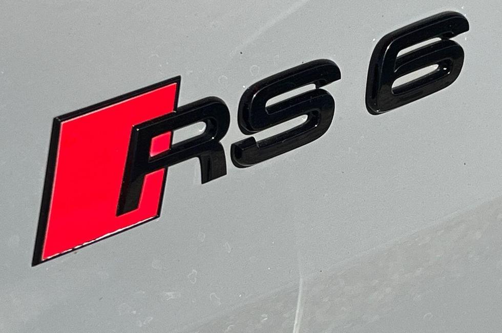 Audi RS6 Photo at-9731153945774d89a732c3124ea71a07.jpg