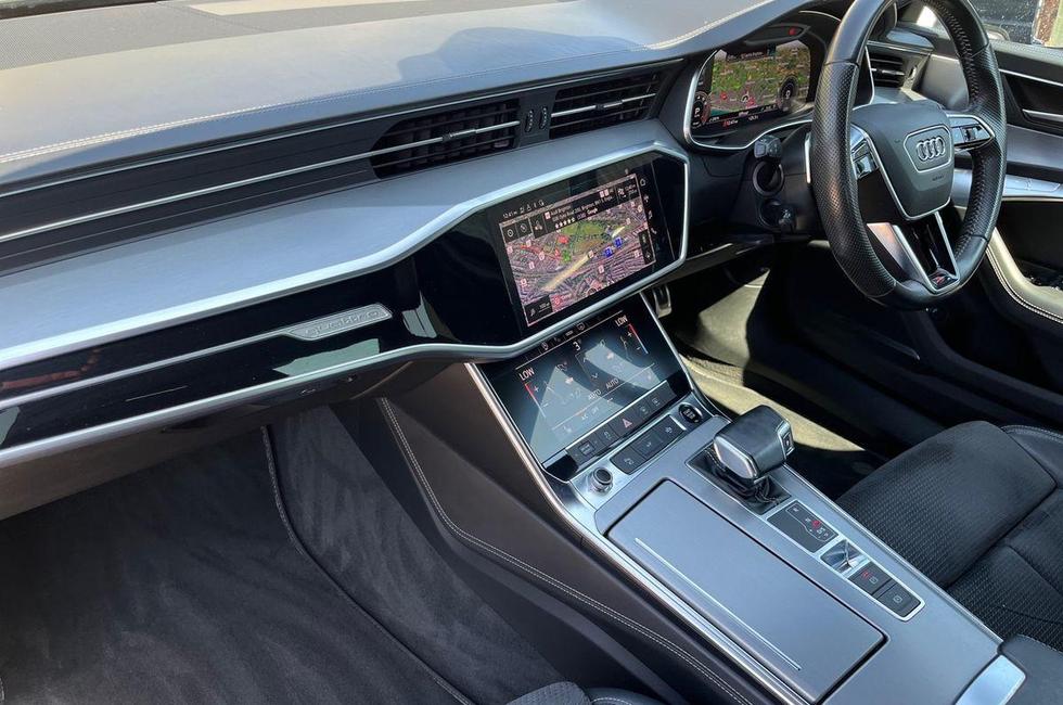 Audi A6 Photo at-97511af866494e73b626a5f8fbd864d8.jpg