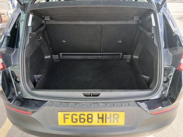 Used Vauxhall Grandland X FG68HHR 26