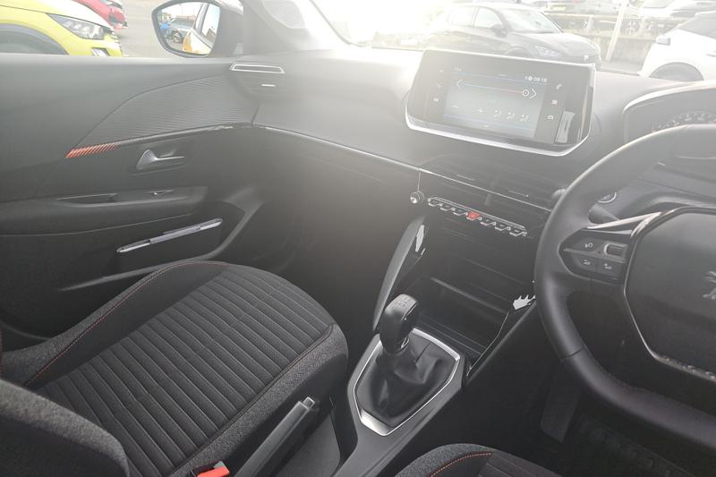 Used Peugeot 208 NV22HSX 28