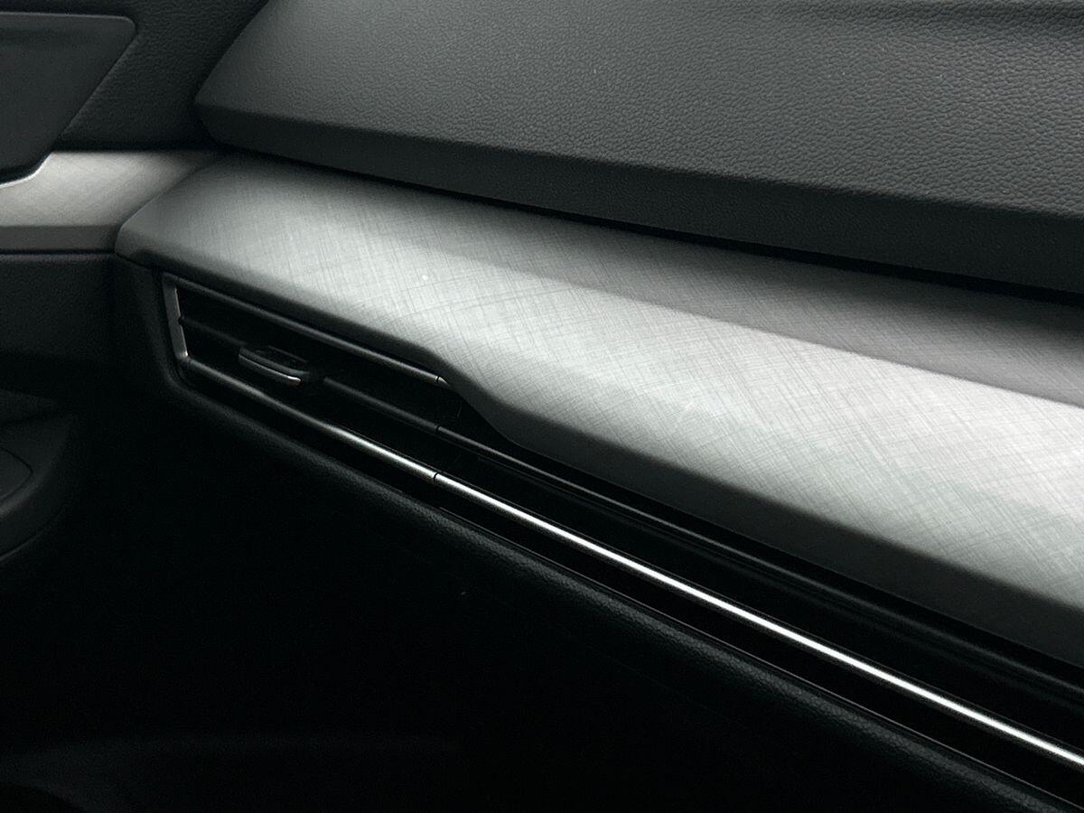 Volkswagen Golf Photo at-979b5f1f1ae3458582b09c8c891351ad.jpg