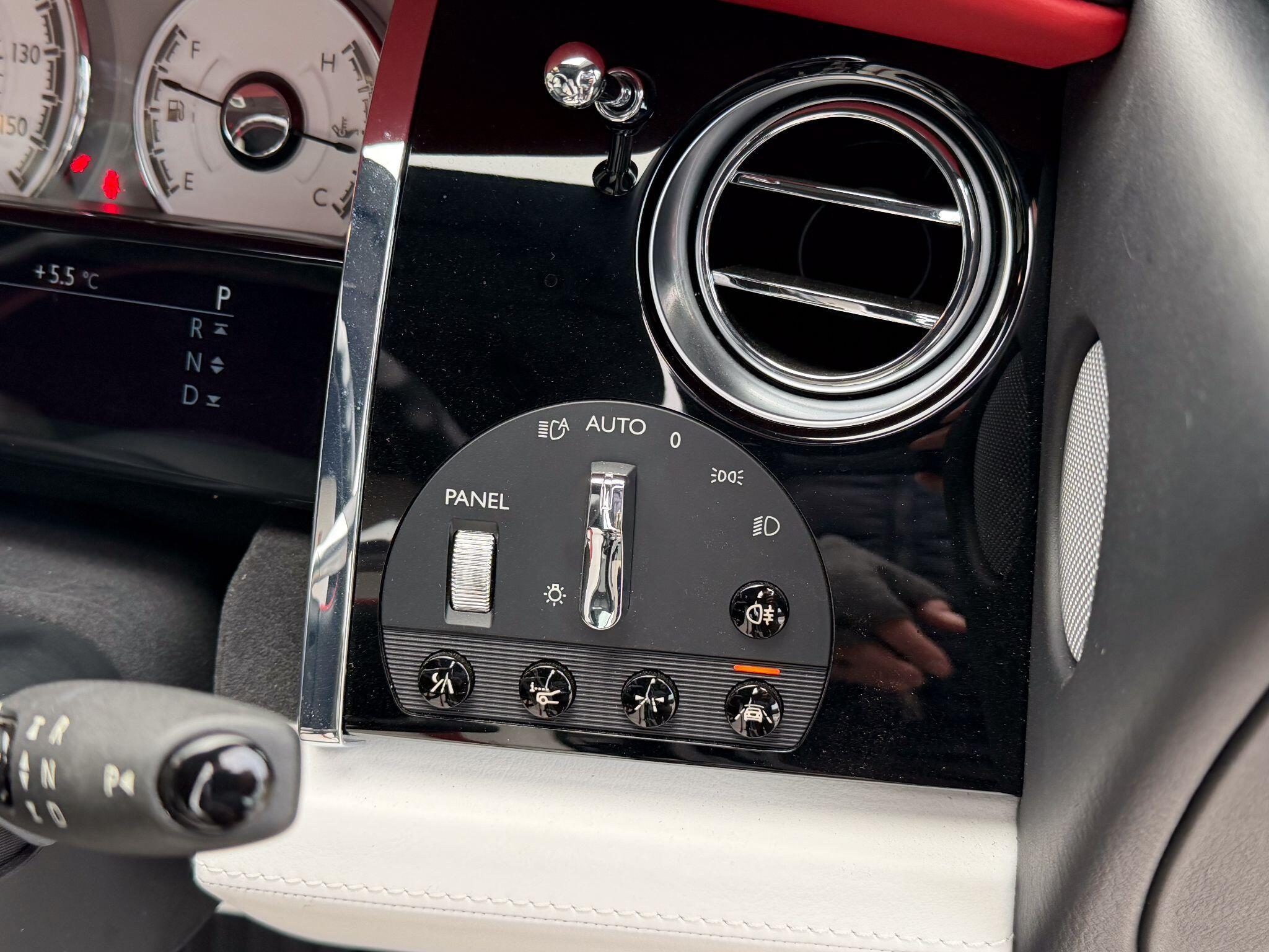 Rolls-Royce Dawn 6.6 V12 Convertible 2dr Petrol Auto Euro 6 (563 bhp) — photo 27