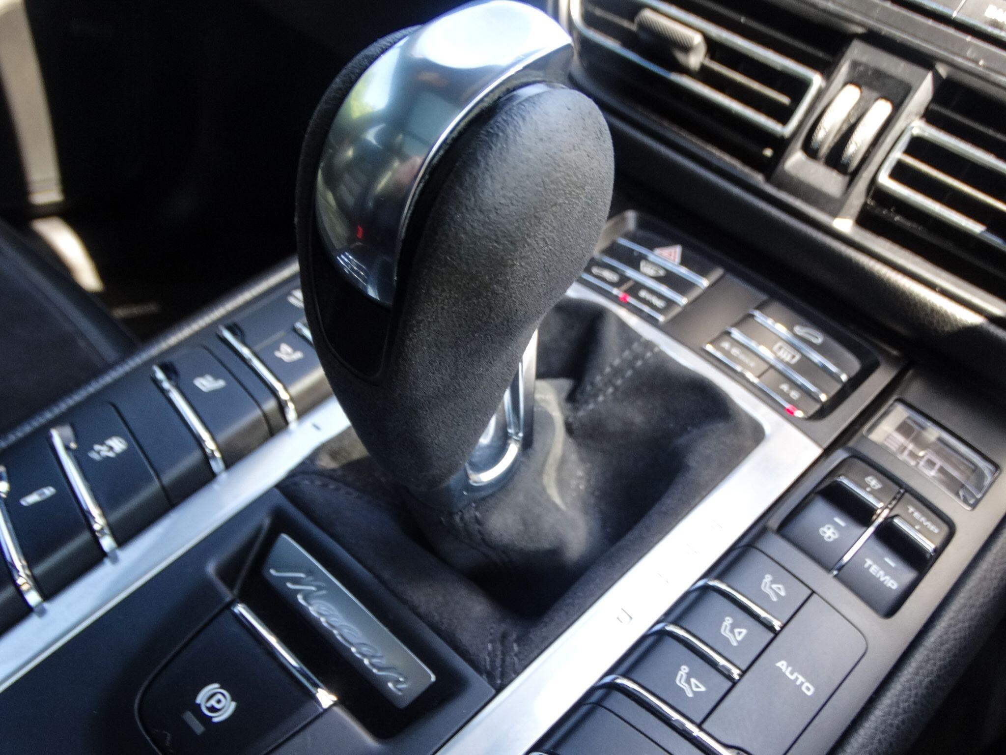 Porsche Macan 2.9T V6 GTS PDK 4WD Euro 6 (s/s) 5dr — photo 32