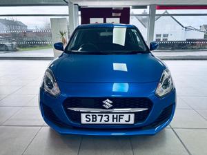Suzuki Swift Photo 2